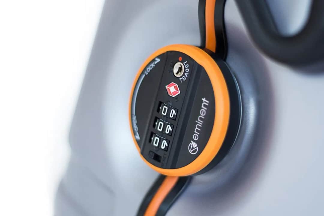 Jak odblokować zamek w walizce - proste sposoby na szybkie otwarcie