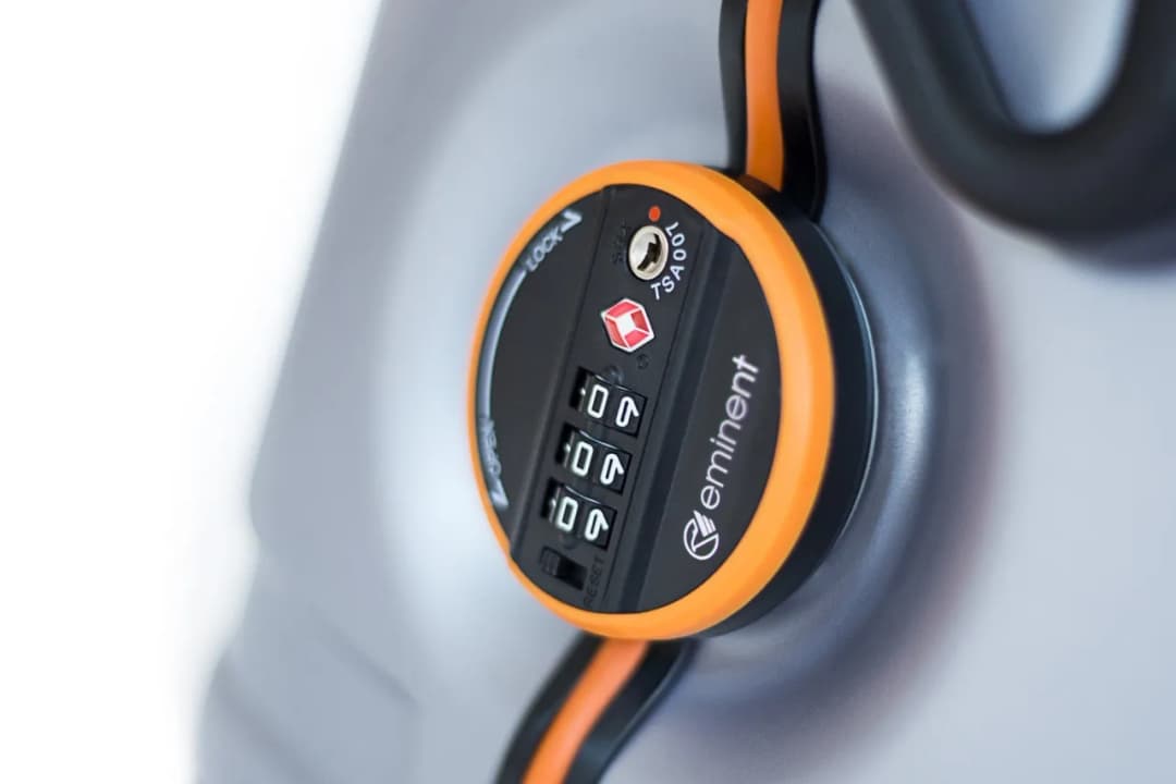 Jak odblokować zamek w walizce - proste sposoby na szybkie otwarcie