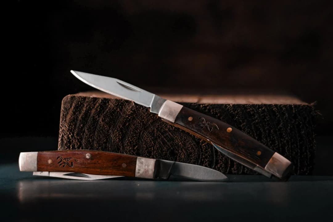 Czy można przewozić nóż w bagażu rejestrowanym? Zasady i ograniczenia