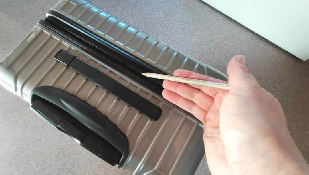 Jak otworzyć walizkę na kod: proste sposoby na rozwiązanie problemu