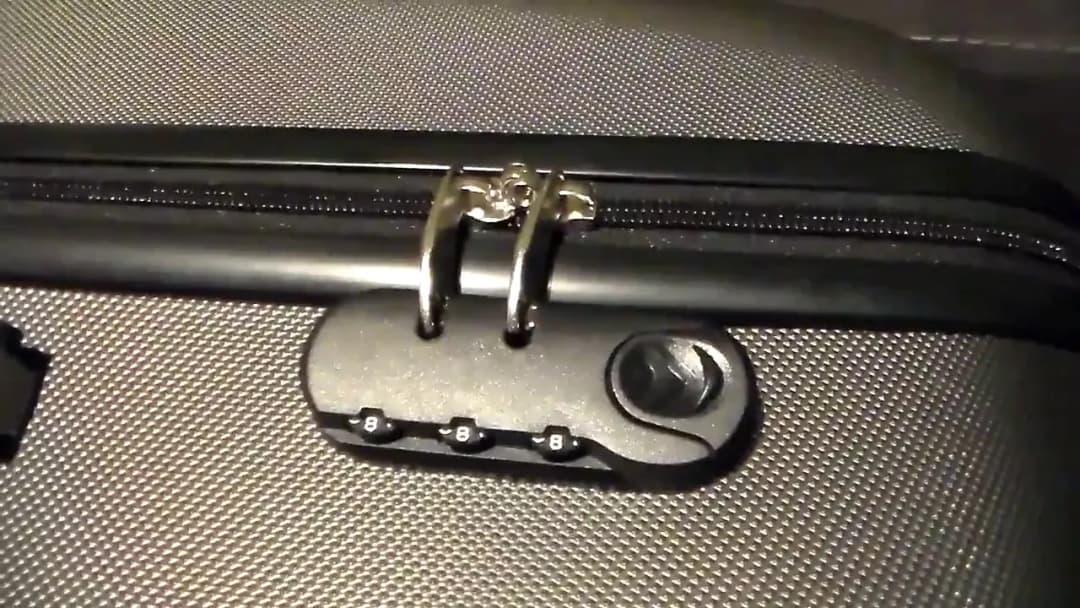 Jak ustawić kod w walizce Lasocki i uniknąć problemów z bezpieczeństwem