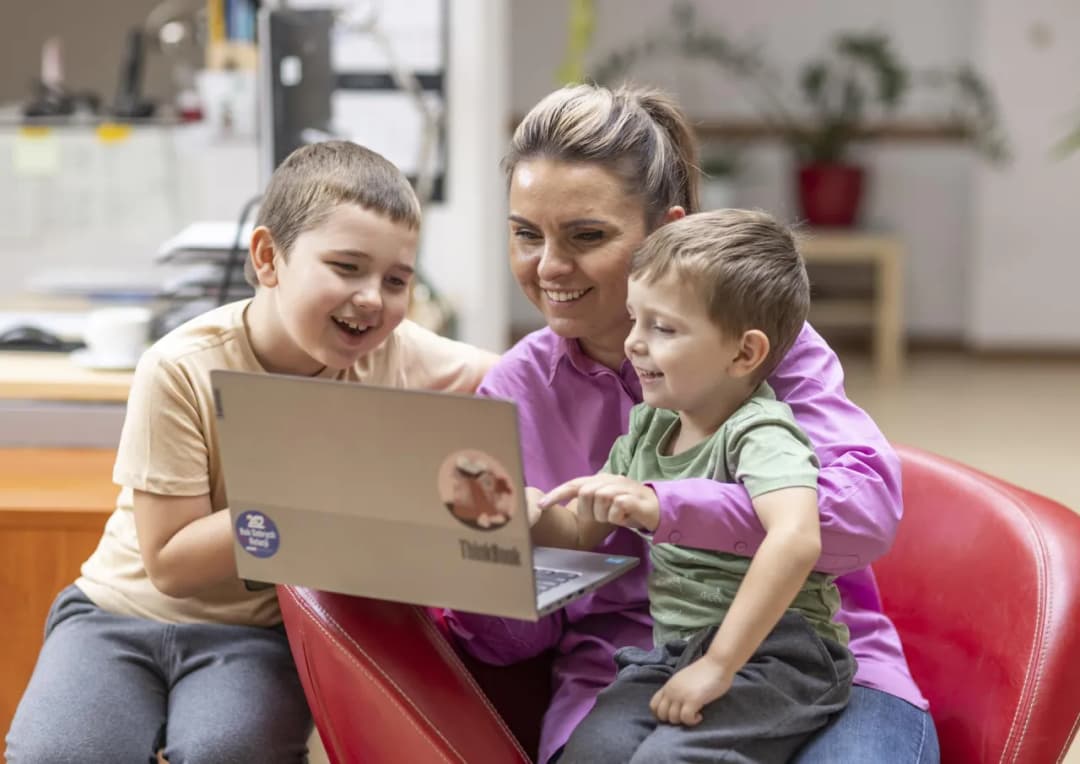 Czy paszport dziecka może odebrać jeden rodzic? Sprawdź zasady odbioru